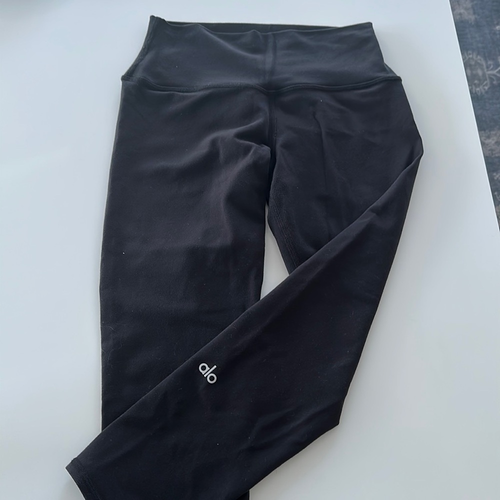 ALO high waist airbrushed capri size small